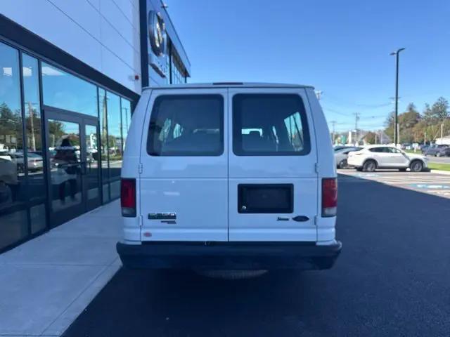 2013 Ford E-350 Super Duty XL