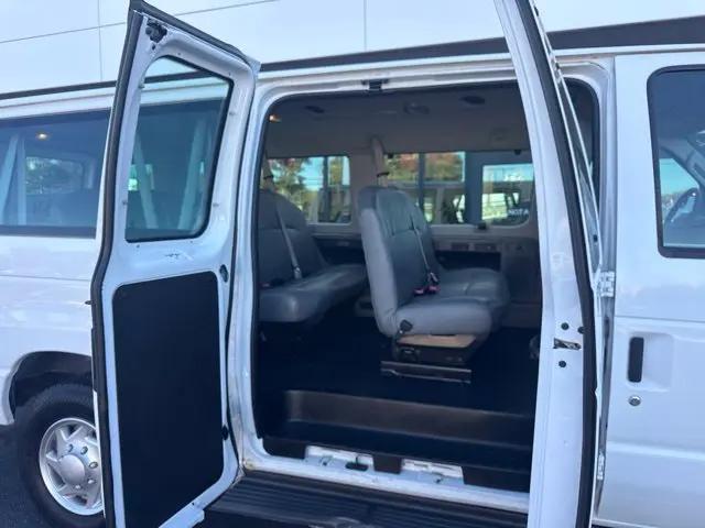 2013 Ford E-350 Super Duty XL