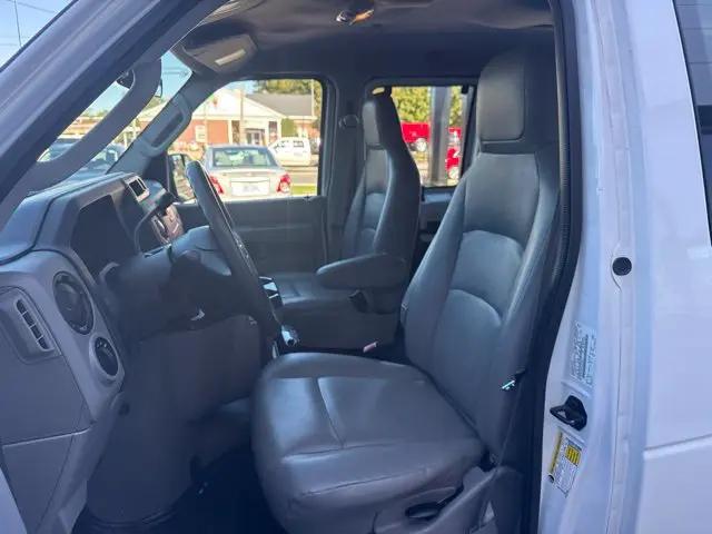 2013 Ford E-350 Super Duty XL