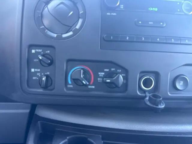 2013 Ford E-350 Super Duty XL