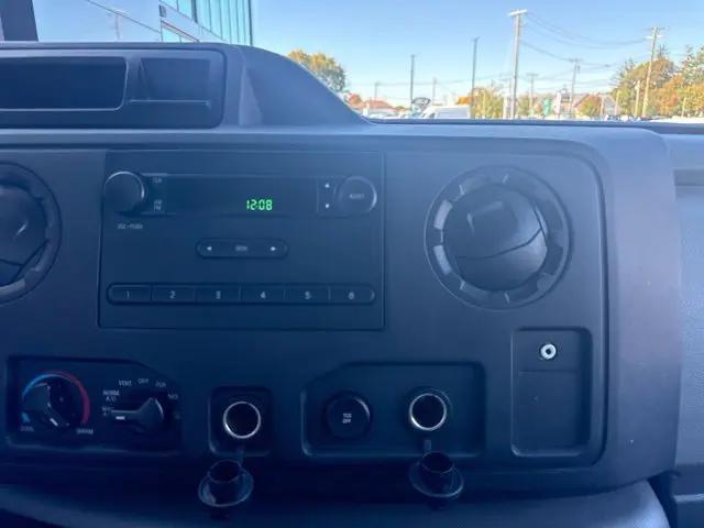 2013 Ford E-350 Super Duty XL