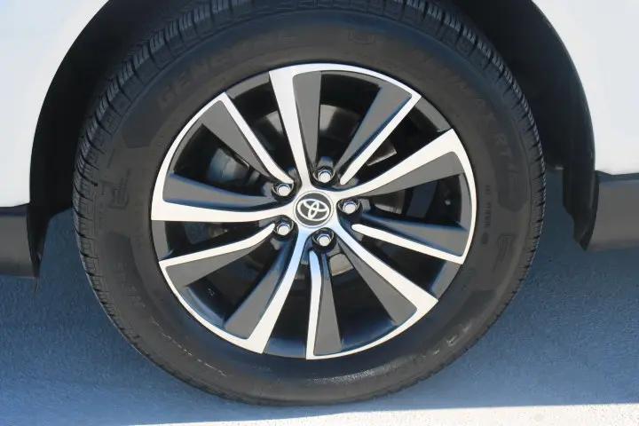 2021 Toyota Venza LE
