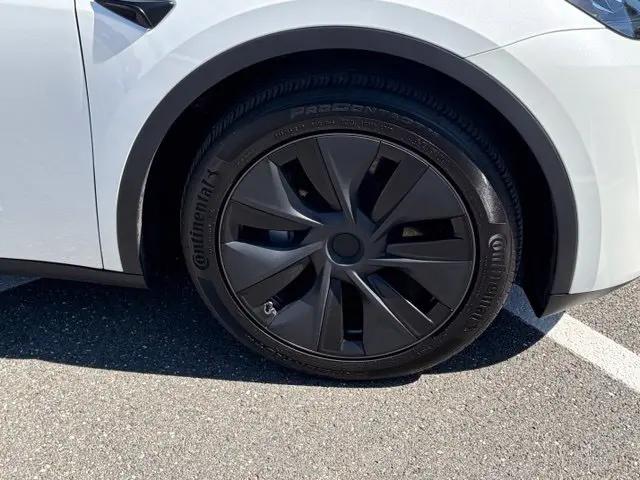 2024 Tesla Model Y Long Range Dual Motor All-Wheel Drive