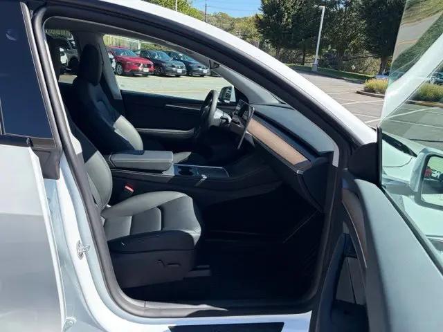 2024 Tesla Model Y Long Range Dual Motor All-Wheel Drive