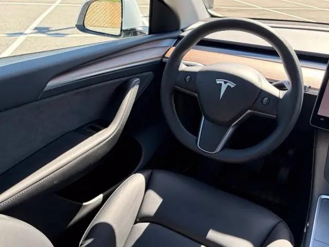 2024 Tesla Model Y Long Range Dual Motor All-Wheel Drive