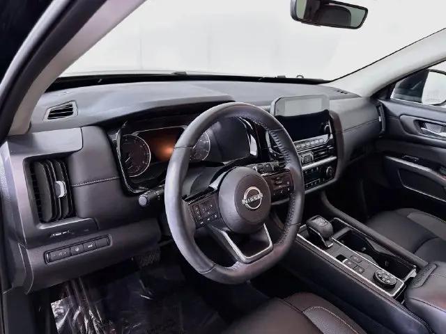 2025 Nissan Pathfinder SL 4WD