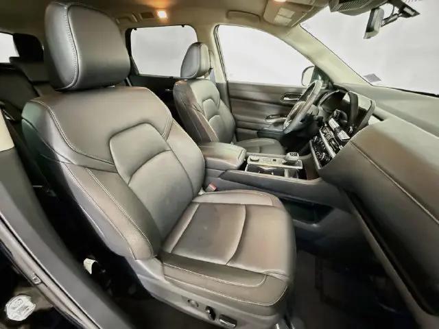 2025 Nissan Pathfinder SL 4WD