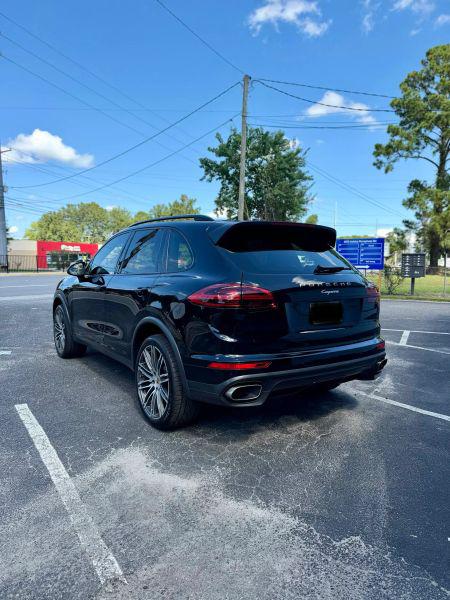 2016 Porsche Cayenne Base