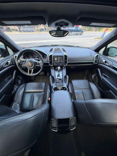2016 Porsche Cayenne Base