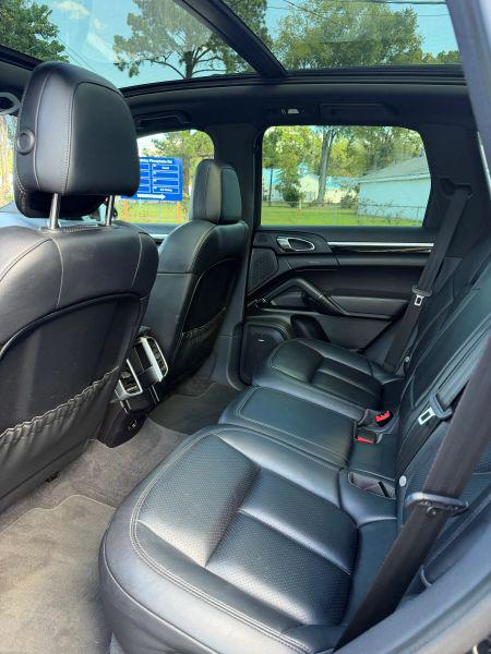 2016 Porsche Cayenne Base