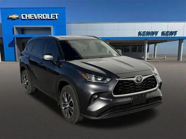 2020 Toyota Highlander XLE for sale in Evansville, IN