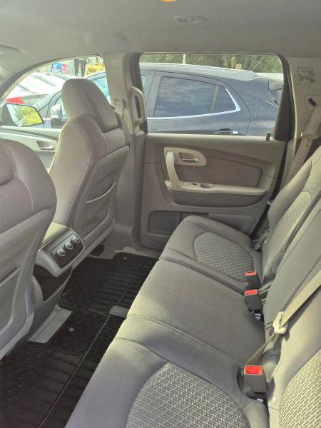 2011 Chevrolet Traverse LS