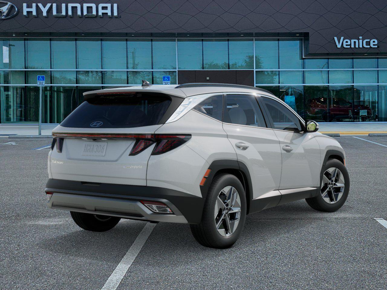 2026 Hyundai TUCSON HYBRID SEL Convenience - Image 4