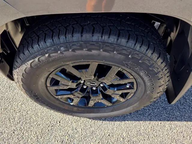 2027 Nissan Frontier SV