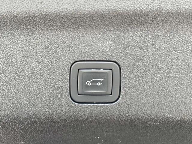 2025 GMC Yukon 4WD Denali