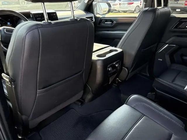 2025 GMC Yukon 4WD Denali