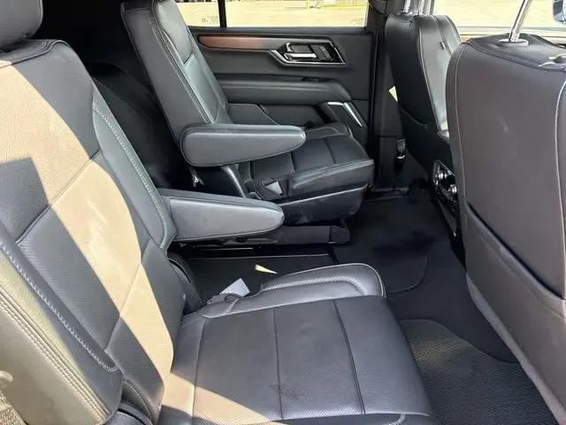 2025 GMC Yukon 4WD Denali