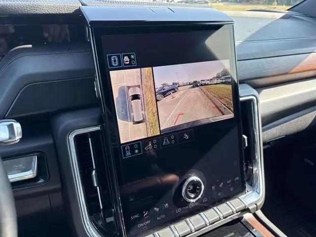 2025 GMC Yukon 4WD Denali