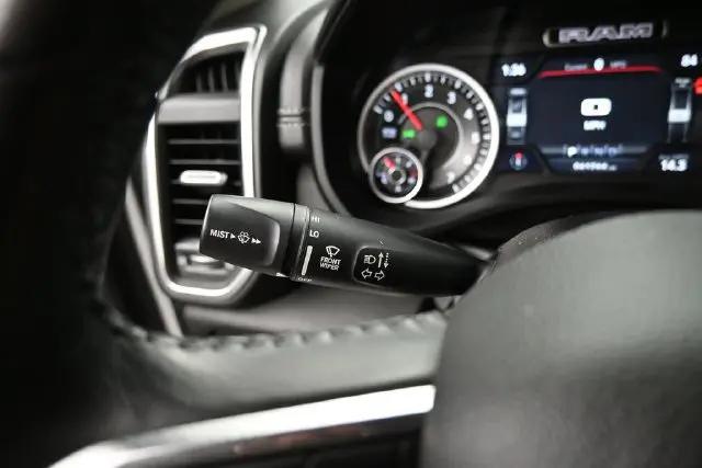 2022 Ram 1500 Laramie Crew Cab 4x4 57 Box