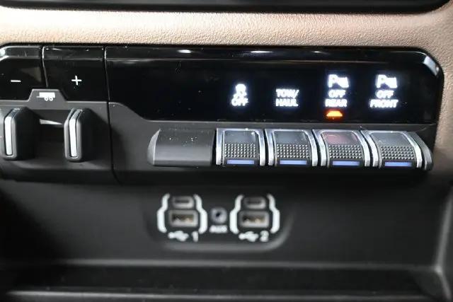 2022 Ram 1500 Laramie Crew Cab 4x4 57 Box