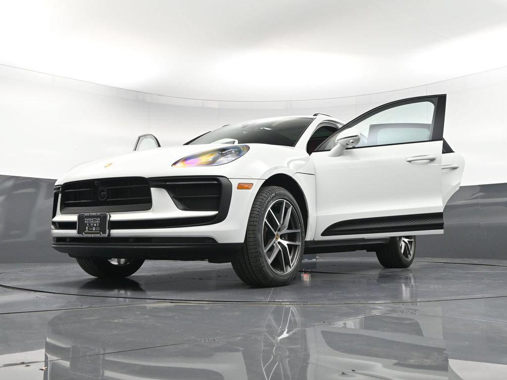 2023 Porsche Macan T