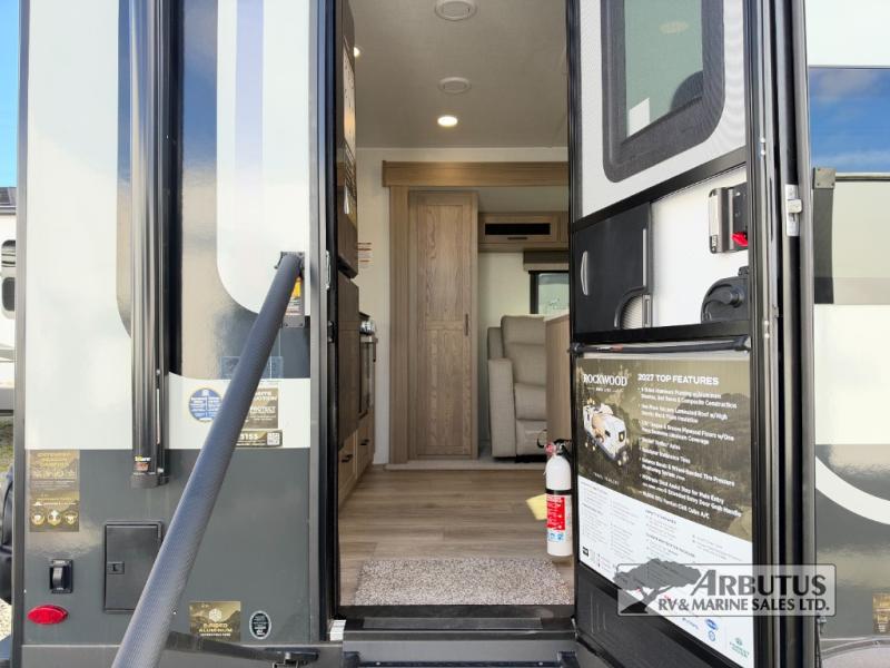 2027 Forest River Rockwood Mini Lite 2515S TRAVEL TRAILER