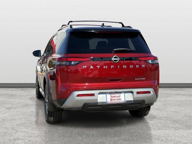 2022 Nissan Pathfinder Platinum 2WD