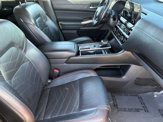 2022 Nissan Pathfinder Platinum 2WD