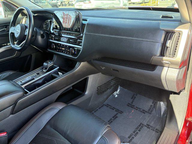 2022 Nissan Pathfinder Platinum 2WD