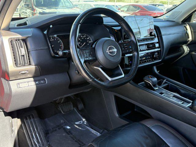2022 Nissan Pathfinder Platinum 2WD