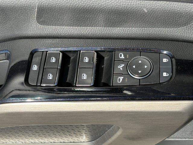 2022 Nissan Pathfinder Platinum 2WD