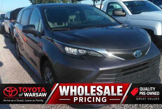 2025 Toyota Sienna LE for sale in Warsaw, IN