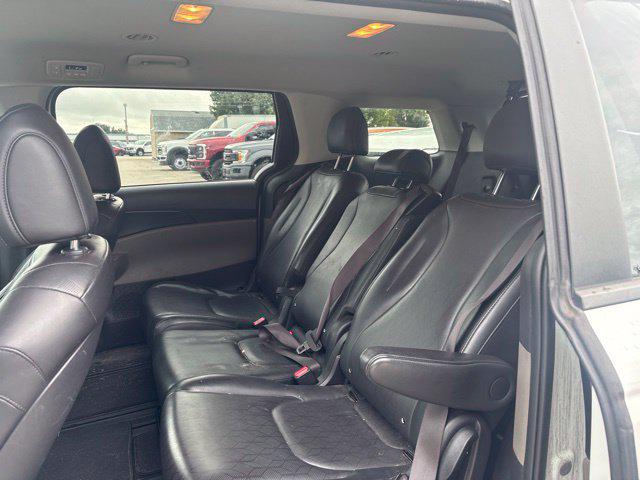 2025 Kia Carnival MPV LXS