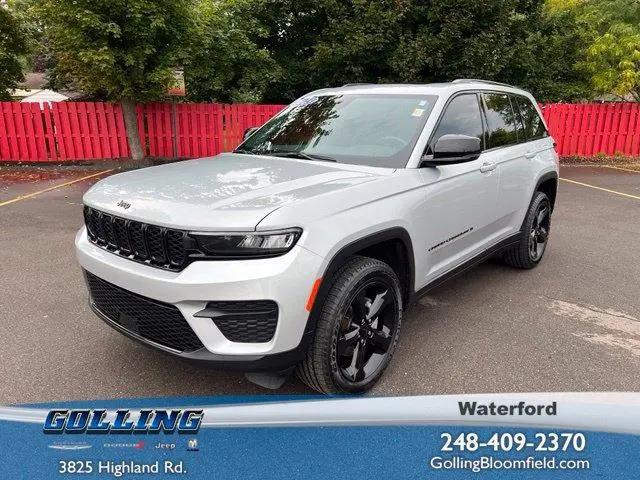 2023 Jeep Grand Cherokee Altitude 4x4 for sale in Bloomfield Hills, MI