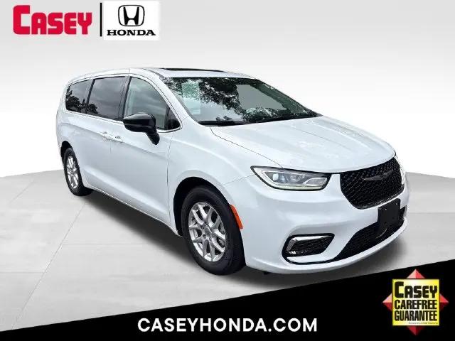 2023 Chrysler Pacifica Touring L for sale in Newport News, VA