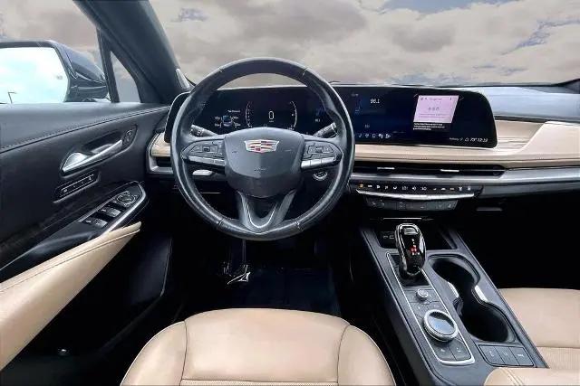 2024 Cadillac XT4 AWD Premium Luxury
