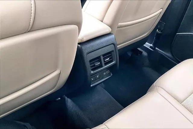 2024 Cadillac XT4 AWD Premium Luxury