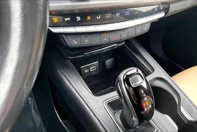 2024 Cadillac XT4 AWD Premium Luxury