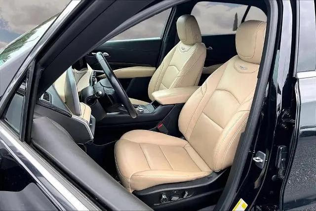 2024 Cadillac XT4 AWD Premium Luxury