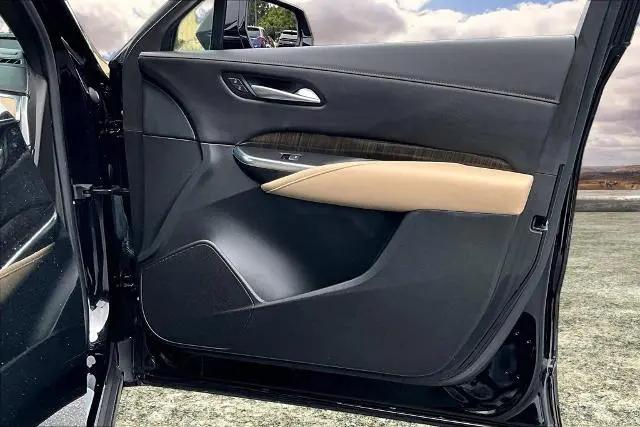 2024 Cadillac XT4 AWD Premium Luxury
