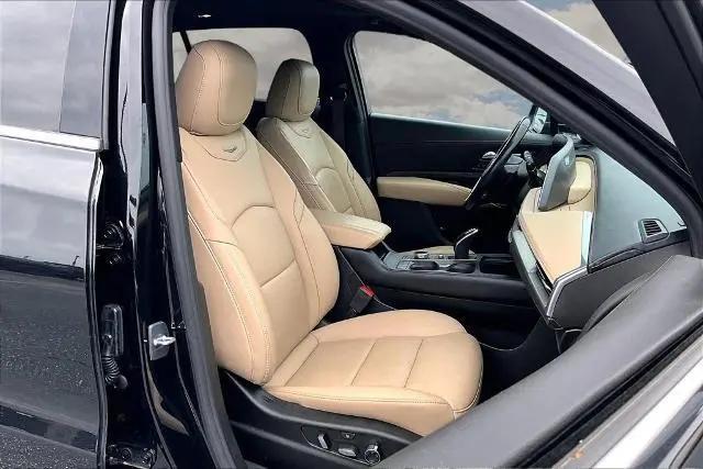 2024 Cadillac XT4 AWD Premium Luxury