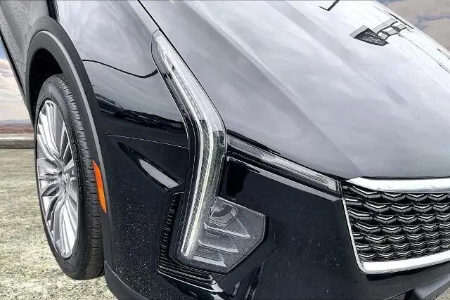 2024 Cadillac XT4 AWD Premium Luxury