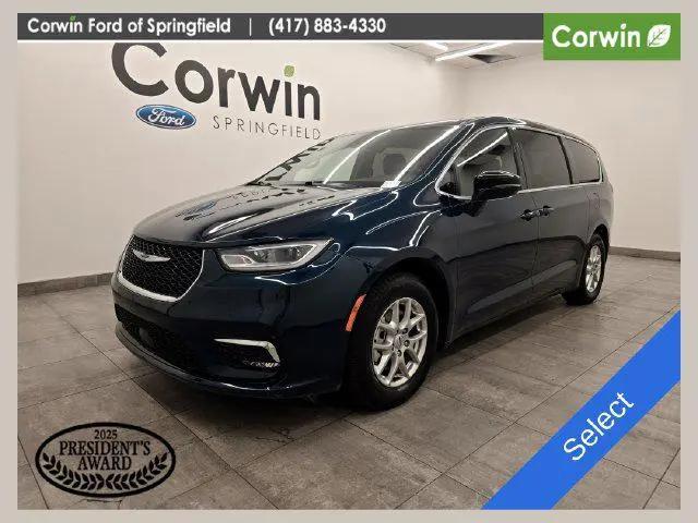 2025 Chrysler Pacifica Select for sale in Springfield, MO