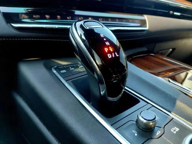 2022 Cadillac Escalade 2WD Premium Luxury