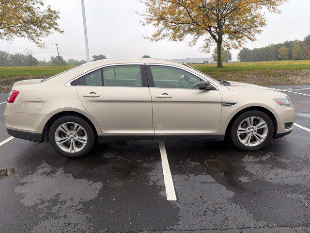 2017 Ford Taurus SE