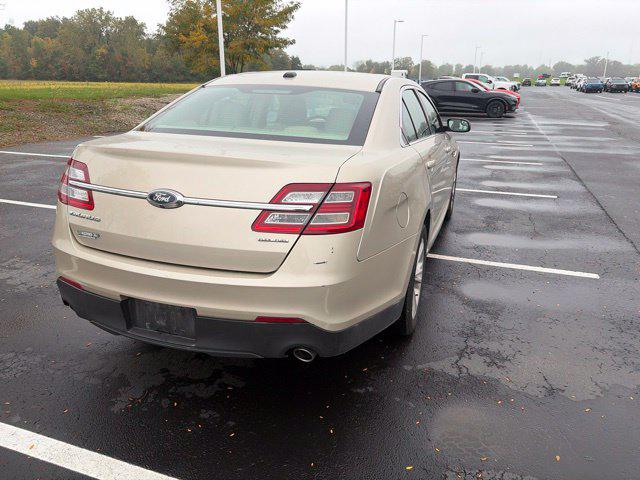2017 Ford Taurus SE