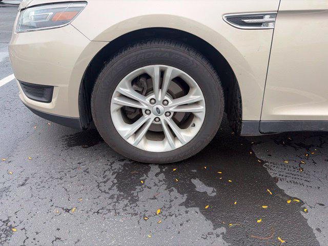 2017 Ford Taurus SE