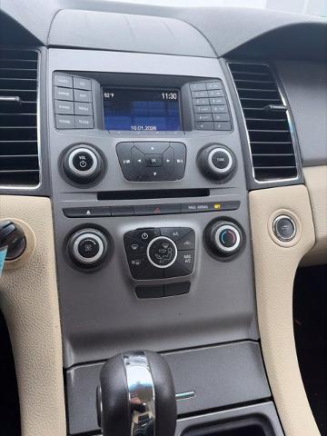 2017 Ford Taurus SE