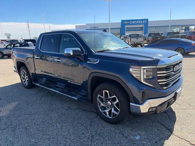 2023 GMC Sierra 1500 4WD Crew Cab Short Box SLT