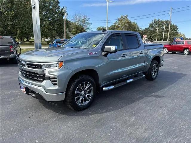 2023 Chevrolet Silverado 1500 4WD Crew Cab Standard Bed LT for sale in Hillsboro, IL